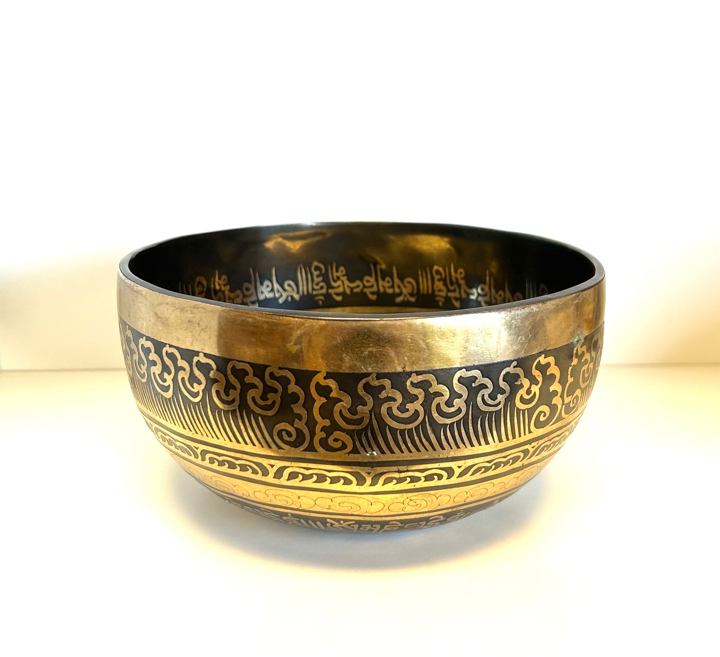 Hand Hammered Singing Bowl 7” - Lighten Up Shop