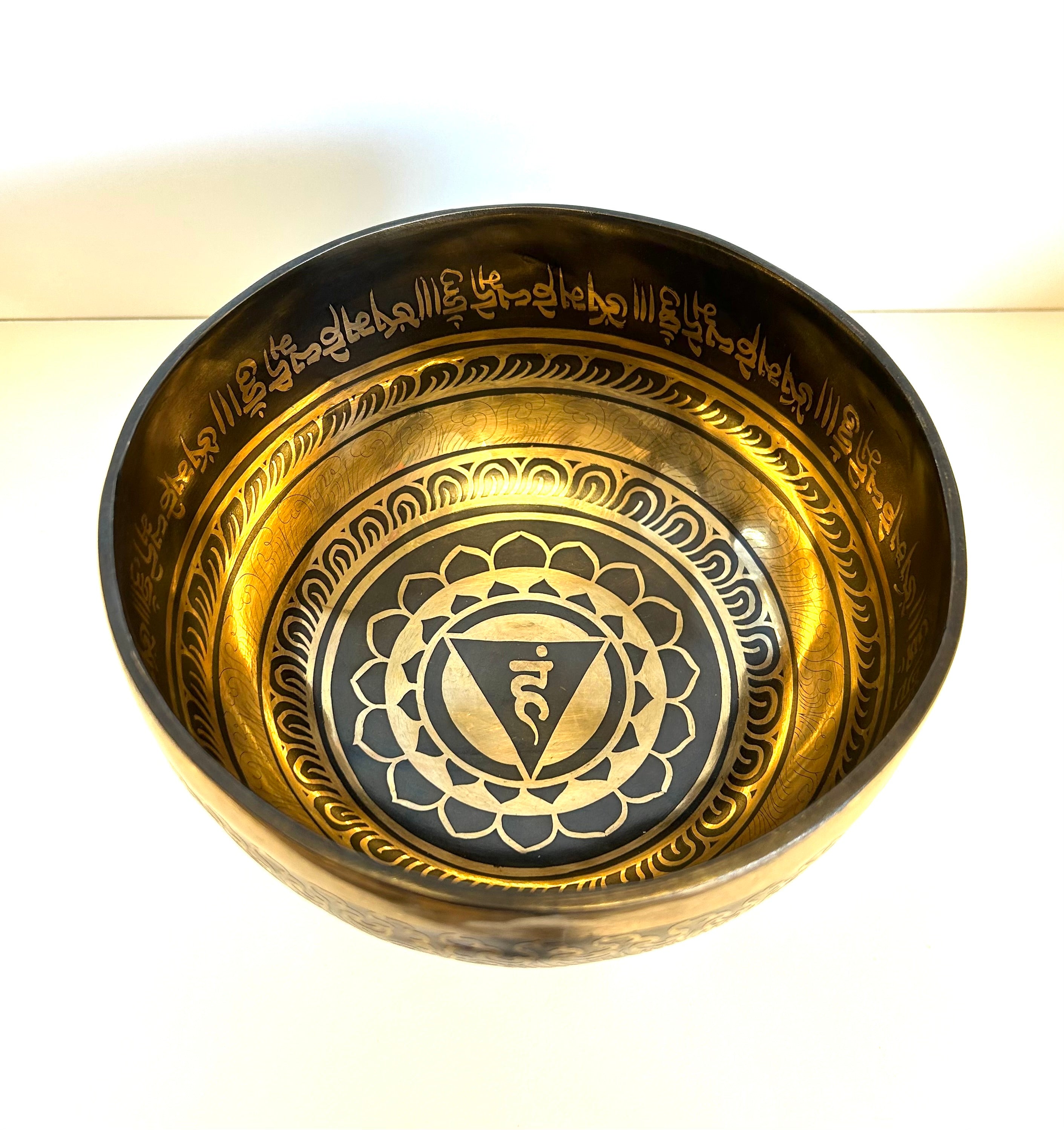Hand Hammered Singing Bowl 7” - Lighten Up Shop